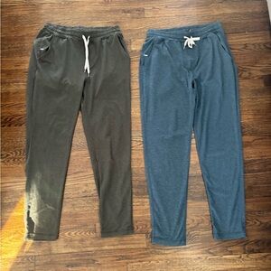 Vuori joggers size large green and blue lot